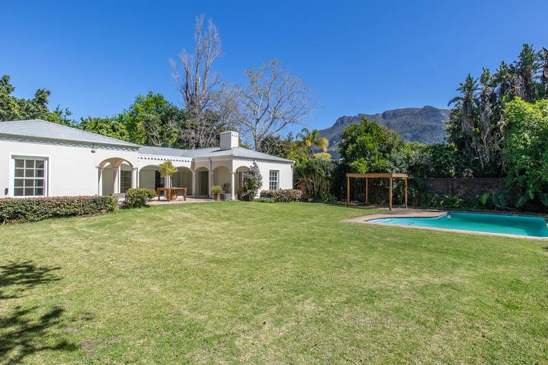 4 Bedroom Property for Sale in Constantia Western Cape